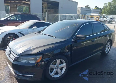 2013 Volkswagen Passat 2.5L Se z USA, uszkodzony, nr VIN 1VWBP7A36DC095056